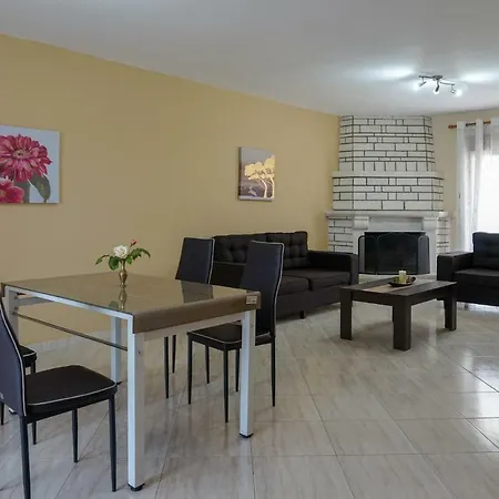 Efi's Apartment, Next To Kalamitsa Daire Kavala