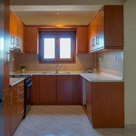 Efi's Apartment, Next To Kalamitsa Kavala