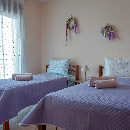 Efi's Apartment, Next To Kalamitsa *